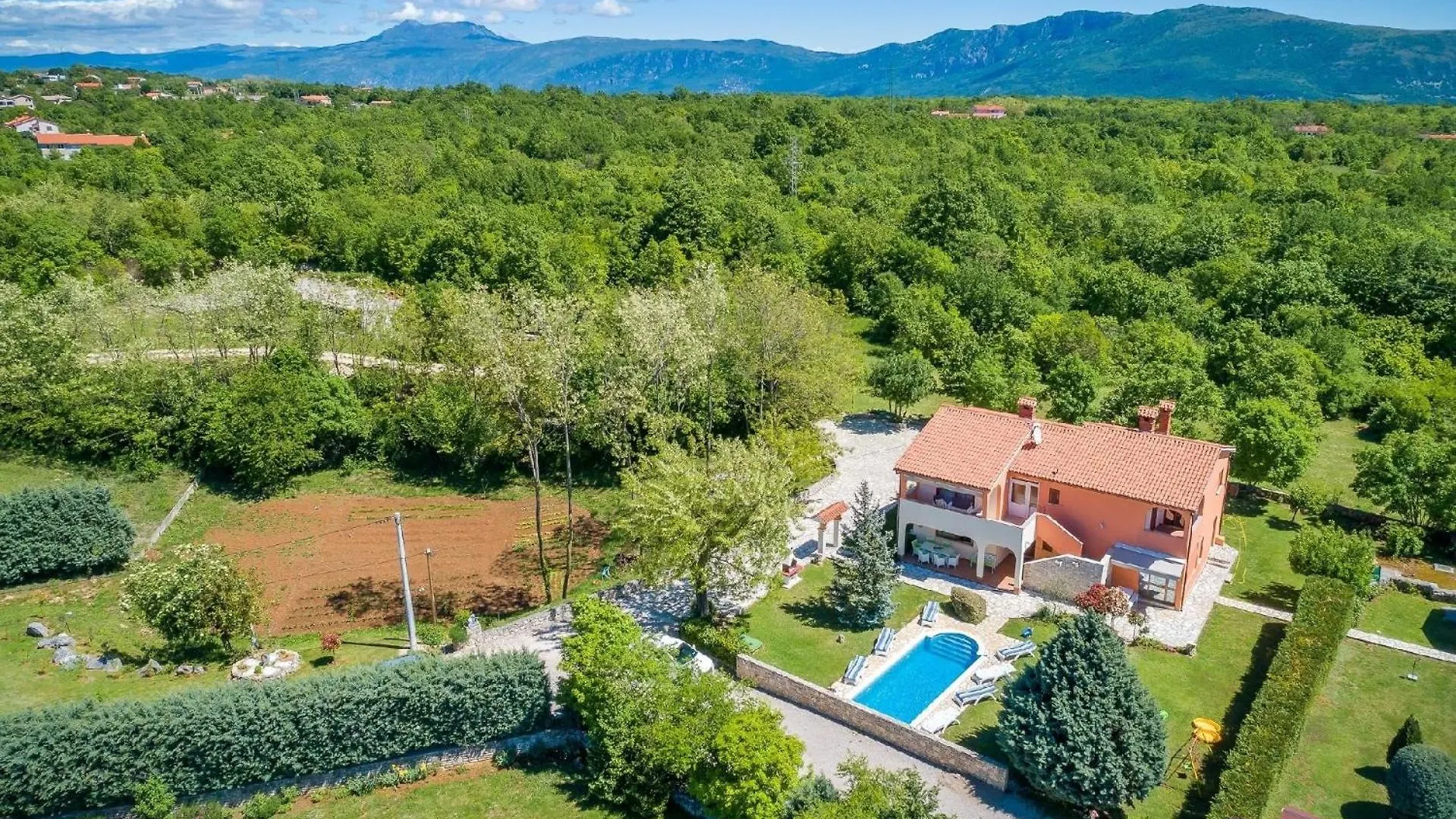 Ferienhaus Mit Privatpool Fuer 8 Personen Ca 240 Qm In Vrecari, Istrien Ostkueste Von Istrien Nedeščina 0*,