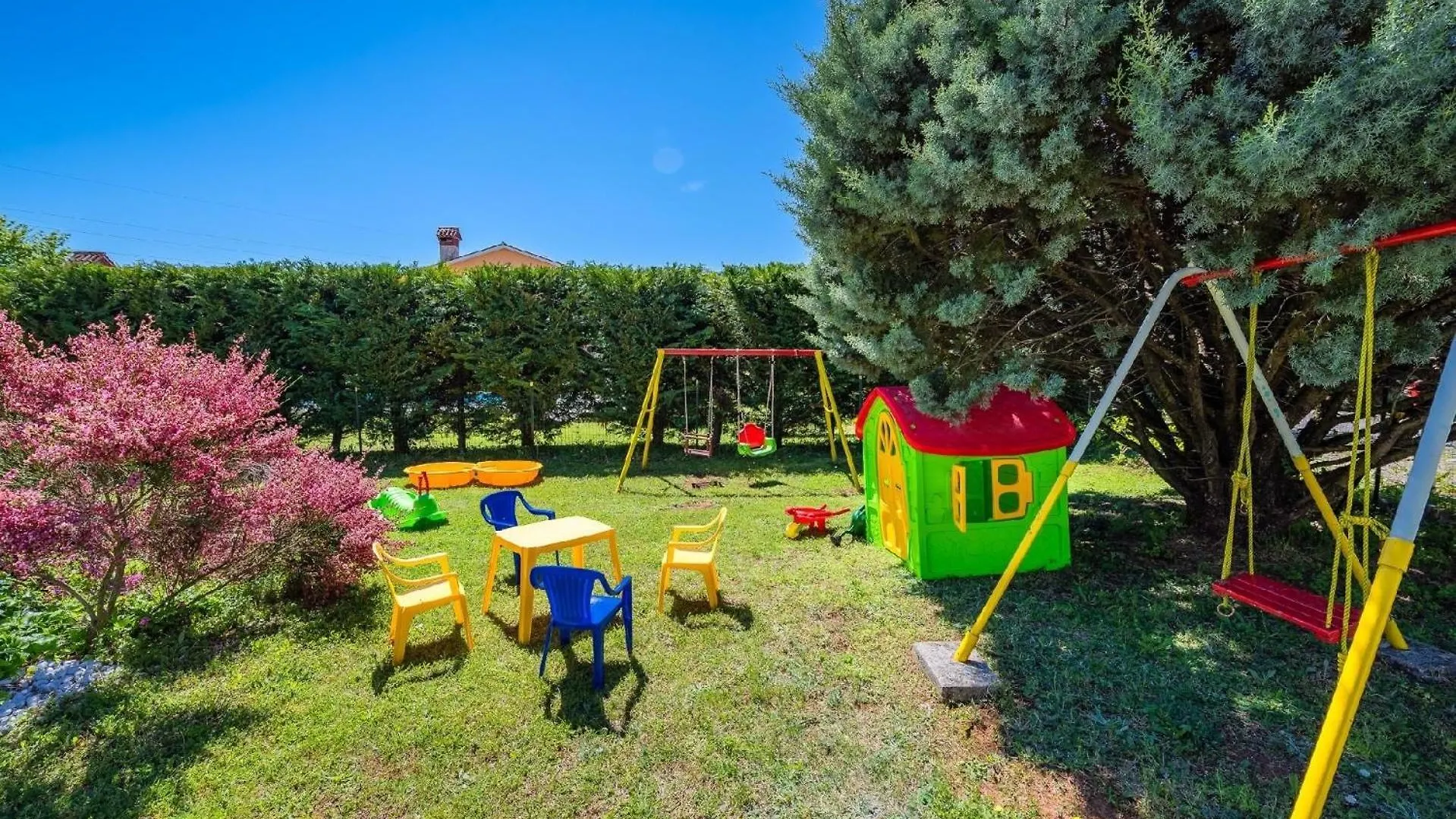 Ferienhaus Mit Privatpool Fuer 8 Personen Ca 240 Qm In Vrecari, Istrien Ostkueste Von Istrien Nedeščina Kroatien